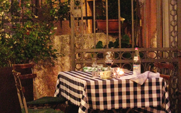 tuscany villa arrival dinner