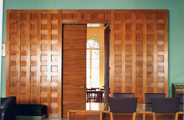Die Wände und Decken im Lesesaal der Professoren sind aus kostbarem Kirschholz