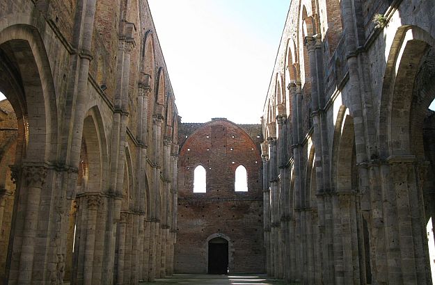 San Galgano abbey no roof