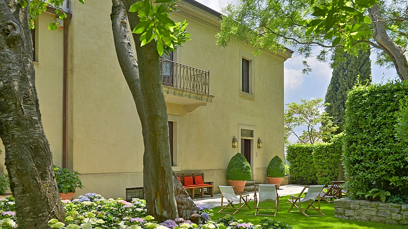Die Fassade der Villa Melissa, einem einfachen, jedoch eleganten Gebäuse aus dem 19 Jhdt.